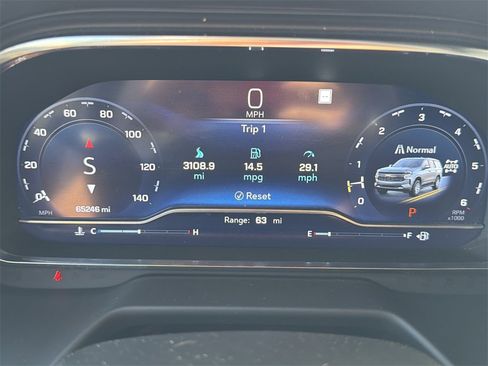 Used 2023 Chevrolet Tahoe Z71 w/ Luxury Package image 41