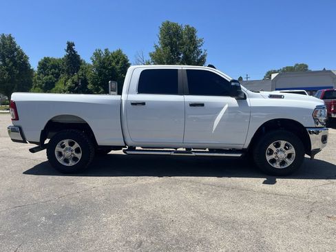 Used 2024 RAM 2500 Big Horn w/ Off Road Package AWD/4WD image 5