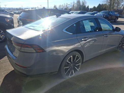 Used 2025 Honda Accord Touring image 5