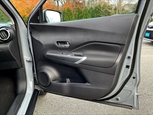 Used 2024 Nissan Kicks SV image 12