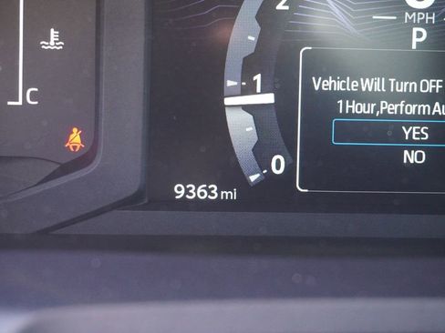 Certified 2025 Toyota Tacoma SR5 AWD/4WD image 9