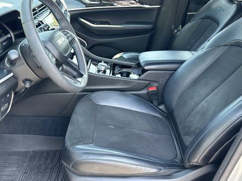 Certified 2022 Jeep Grand Cherokee Trailhawk w/ Advanced Protech Group II AWD/4WD image 14