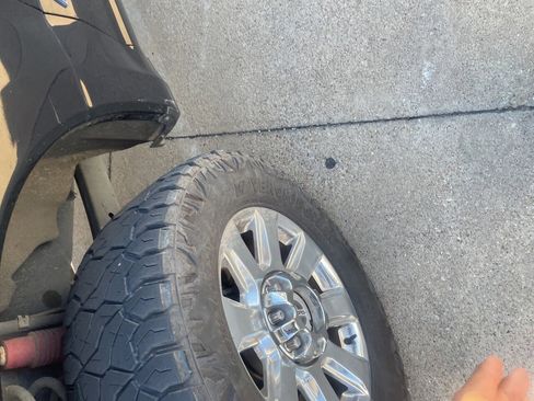 Used 2017 Ford F350 Platinum w/ Platinum Ultimate Package image 2