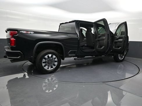 Used 2021 Chevrolet Silverado 2500 Custom w/ Custom Value Package AWD/4WD image 30
