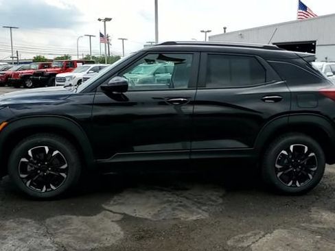 Certified 2023 Chevrolet TrailBlazer LT w/ Convenience Package AWD/4WD image 3