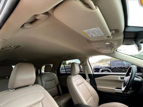 Used 2022 Ford Explorer XLT w/ Equipment Group 202A image 21