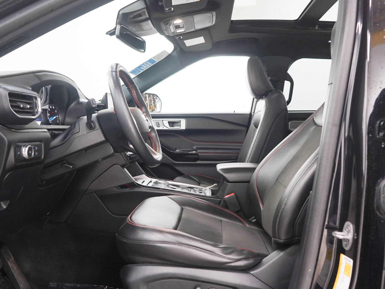 Used 2022 Ford Explorer ST-Line AWD/4WD image 23