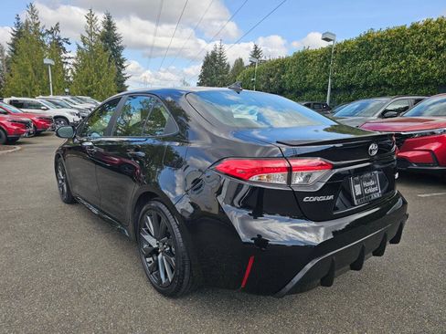 Used 2025 Toyota Corolla SE FWD image 5