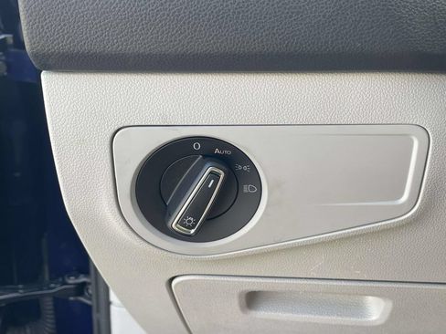 Certified 2022 Volkswagen Tiguan SE FWD image 24