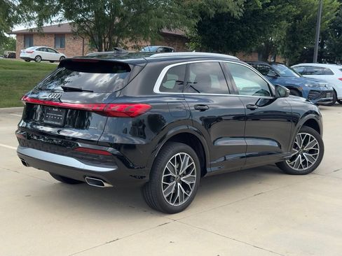 Used 2025 Audi Q5 Premium Plus w/ Premium Plus AWD/4WD image 2