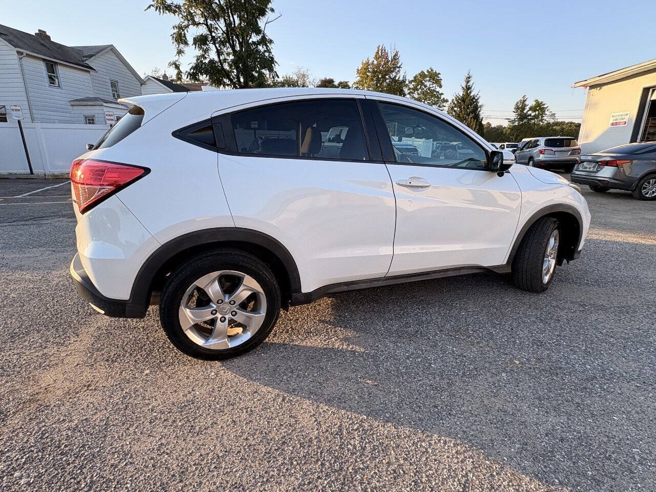 Used 2016 Honda HR-V EX image 6