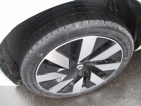 Used 2023 Volvo XC90 T8 Ultimate w/ Protection Package Premier image 11