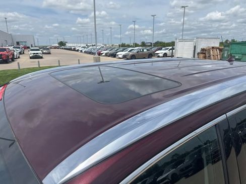 Used 2019 Toyota Highlander XLE AWD/4WD image 5