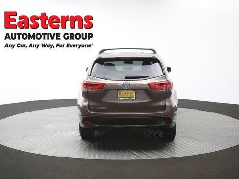 Used 2019 Toyota Highlander LE FWD image 36