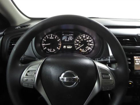 Used 2015 Nissan Altima 2.5 S w/ Power Driver Seat Package FWD image 11