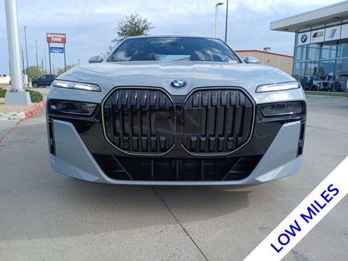 Used 2026 BMW 740i xDrive image 2