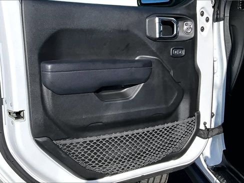 Used 2023 Jeep Wrangler Unlimited w/ Cold Weather Group AWD/4WD image 28