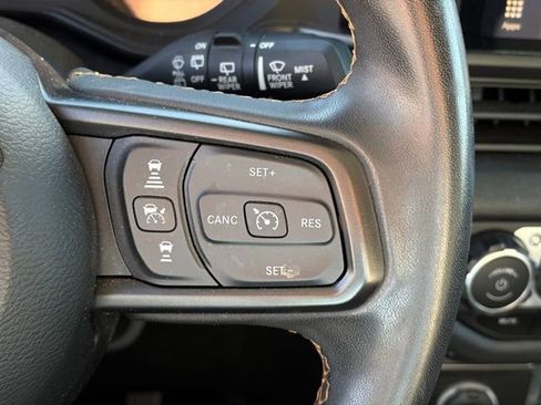 Used 2024 Jeep Wrangler Unlimited image 14