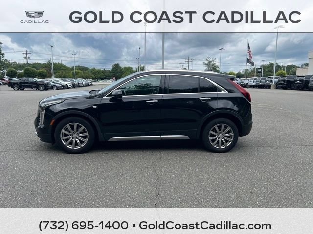 Used 2019 Cadillac XT4 Premium Luxury w/ Cold Weather Package FWD image 2
