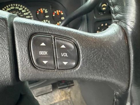 Used 2005 GMC Sierra 2500 SLT w/ Snow Plow Prep Package AWD/4WD image 17