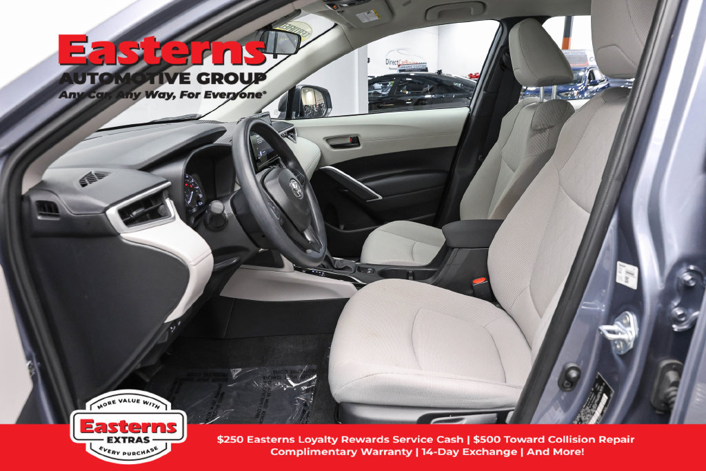 Used 2025 Toyota Corolla Cross L FWD image 14