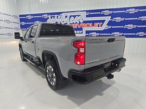 Used 2025 Chevrolet Silverado 2500 Custom w/ Custom Value Package image 6