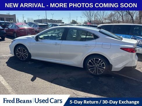 Used 2025 Toyota Camry XLE w/ Premium Plus Package image 6
