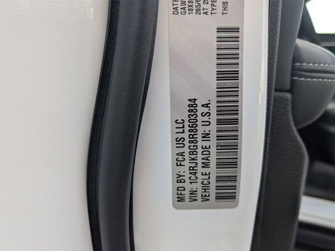 Used 2024 Jeep Grand Cherokee L Limited w/ Luxury Tech Group II image 36