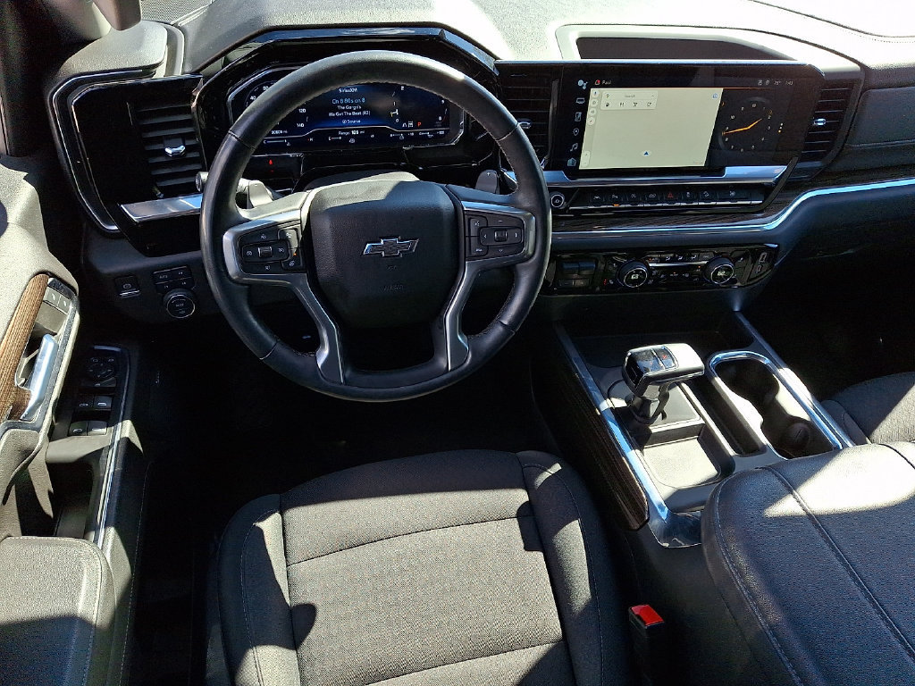 Used 2023 Chevrolet Silverado 1500 RST w/ Convenience Package II AWD/4WD image 2