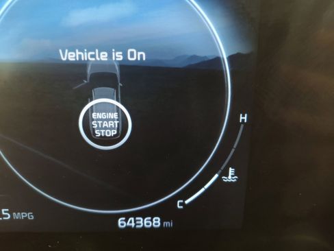 Used 2022 Kia Carnival SX Prestige image 6