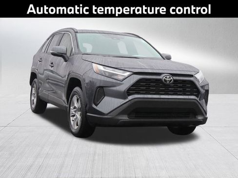 Used 2025 Toyota RAV4 XLE image 5