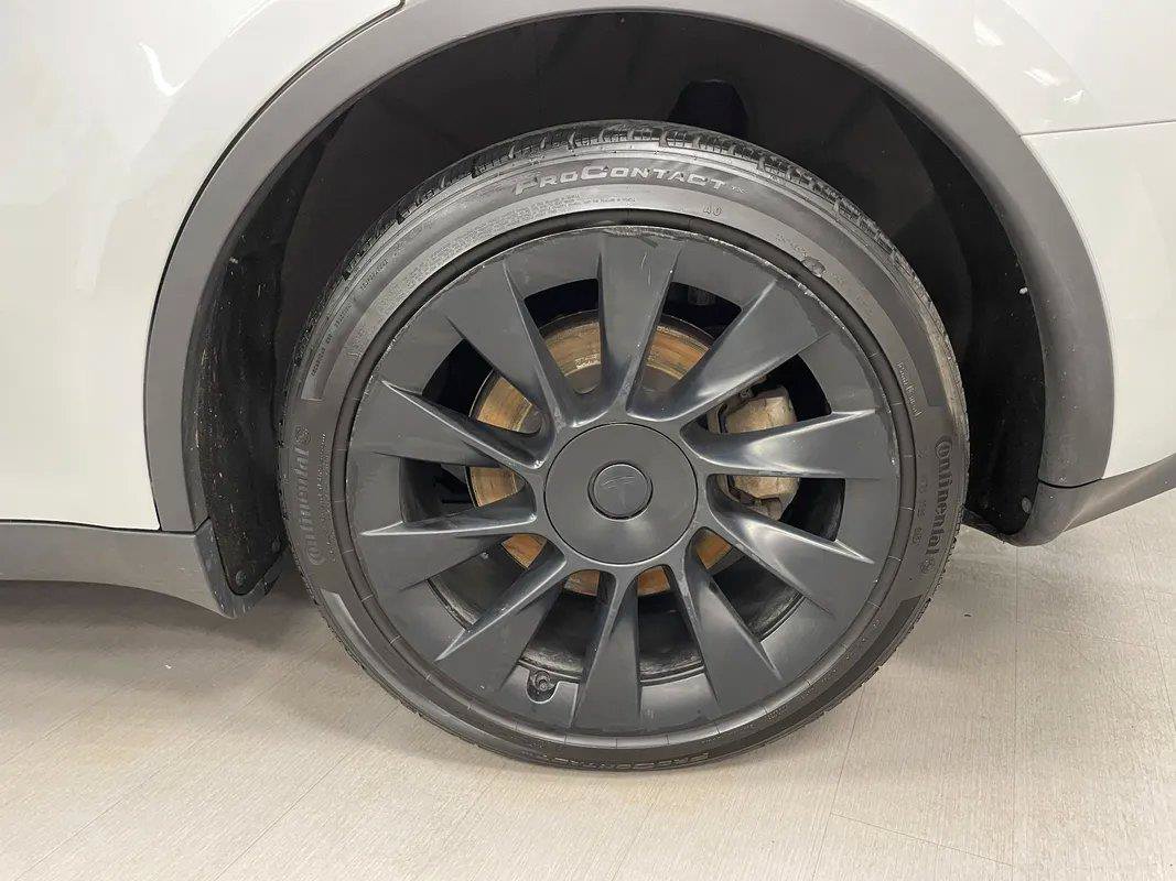 Used 2023 Tesla Model Y AWD image 46