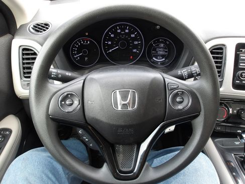 Used 2022 Honda HR-V LX image 14