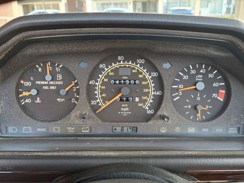 Used 1995 Mercedes-Benz E 320 Convertible image 10