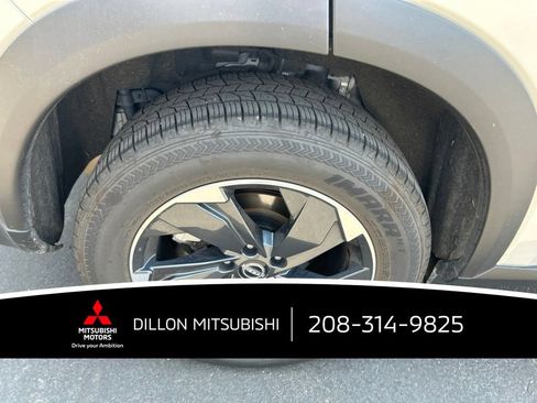 Used 2025 Nissan Rogue SV AWD/4WD image 27