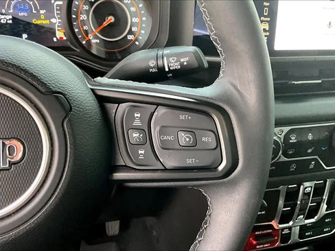 Used 2025 Jeep Gladiator Mojave AWD/4WD image 25