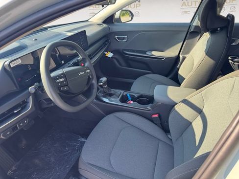 New 2026 Kia K4 FWD image 9