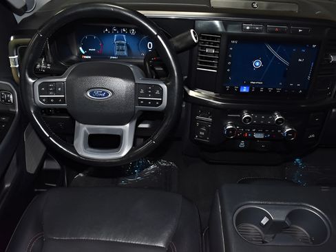 Used 2023 Ford F250 Lariat w/ Sport Appearance Package AWD/4WD image 13