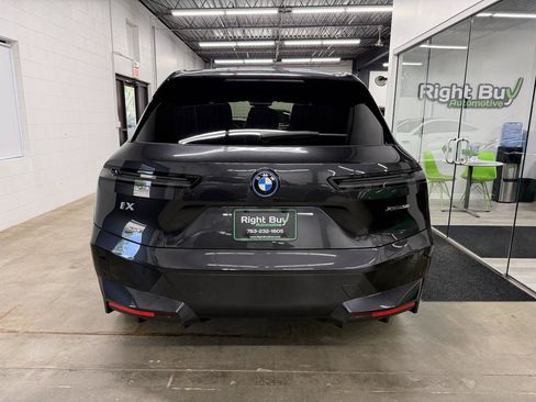 Used 2024 BMW iX xDrive50 w/ Premium Package AWD/4WD image 5
