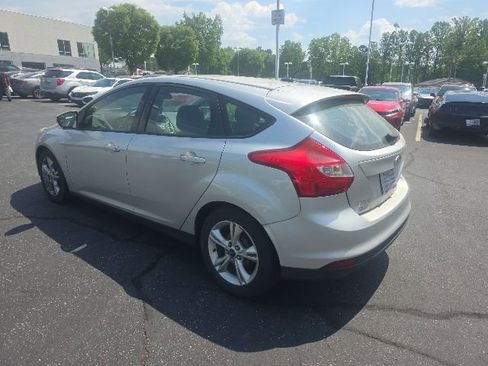 Used 2013 Ford Focus SE w/ SE Winter Pkg FWD image 8
