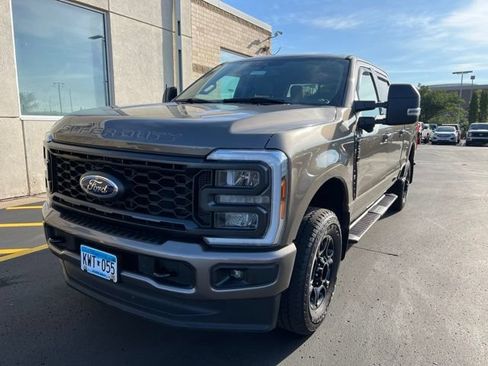 Used 2023 Ford F250 XLT w/ XLT Premium Package AWD/4WD image 4