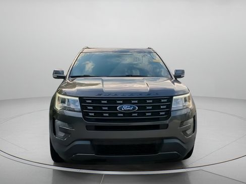 Certified 2017 Ford Explorer XLT w/ Equipment Group 202A FWD image 7