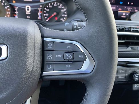 New 2026 Jeep Compass Limited image 12