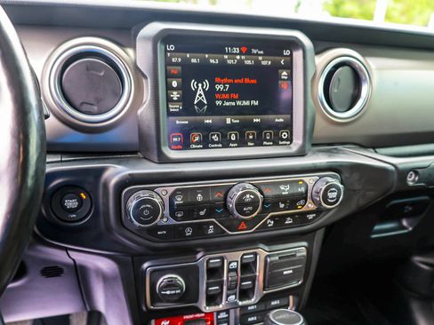 Used 2021 Jeep Gladiator Rubicon AWD/4WD image 15