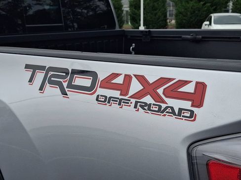 Certified 2023 Toyota Tacoma TRD Off-Road w/ Technology Package AWD/4WD image 30