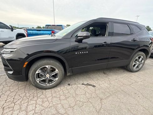 Used 2024 Chevrolet Blazer LT w/ Convenience Package FWD image 5