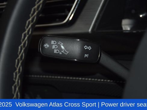 Used 2025 Volkswagen Atlas Cross Sport SE FWD image 10