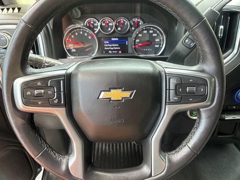 Used 2022 Chevrolet Silverado 1500 LT AWD/4WD image 16
