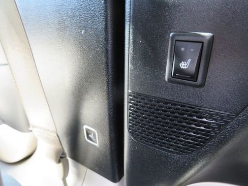 Used 2021 Chrysler Pacifica Touring-L w/ Uconnect Theater Family Group FWD image 27