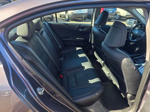 Used 2015 Honda Accord Touring image 25